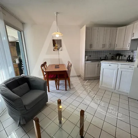 1 Chambres, Pkg, A Mi Chemin Entre Plages Et Centre Historique *