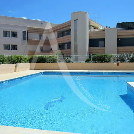 Apartment 1 Chambres, Pkg, A Mi Chemin Entre Plages Et Centre Historique *