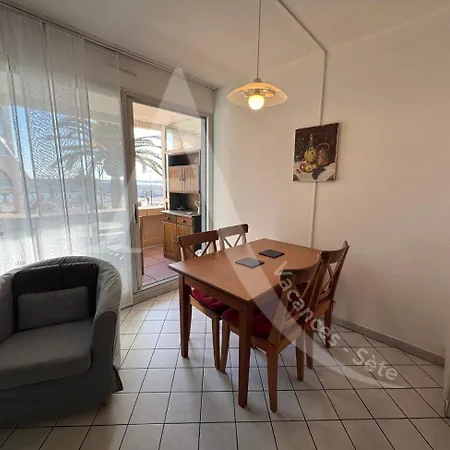 1 Chambres, Pkg, A Mi Chemin Entre Plages Et Centre Historique Apartament